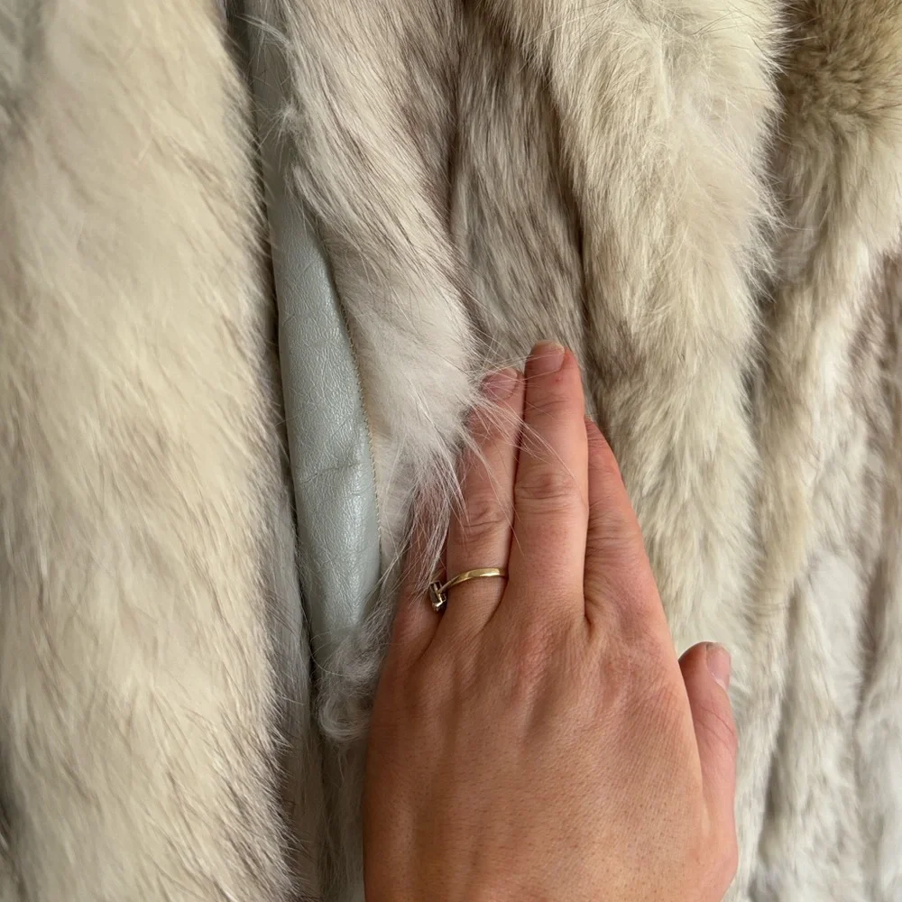 Elegant Cream Fur And Leather DASCO Coat - Picture 3 of 9